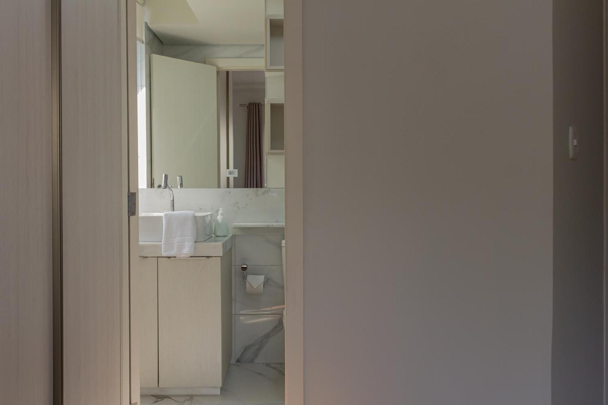 1 Quadra Da Na Avbrasil, Wi-fi 350mega P1188 * Balneario Camboriu