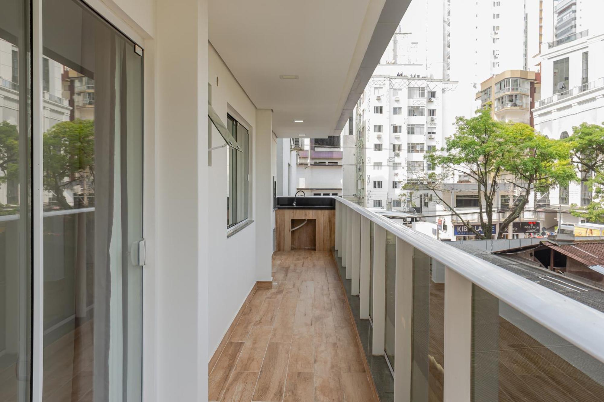 1 Quadra Da Na Avbrasil, Wi-fi 350mega P1188 Balneario Camboriu