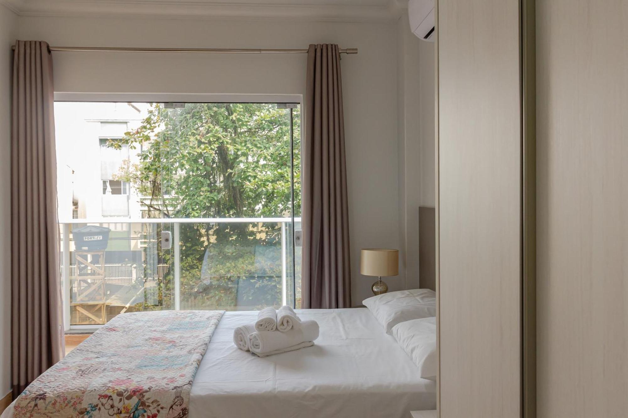 1 Quadra Da Na Avbrasil, Wi-fi 350mega P1188 * Balneario Camboriu